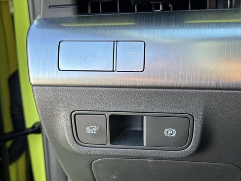 Used 2024 Hyundai Kona Limited image 26