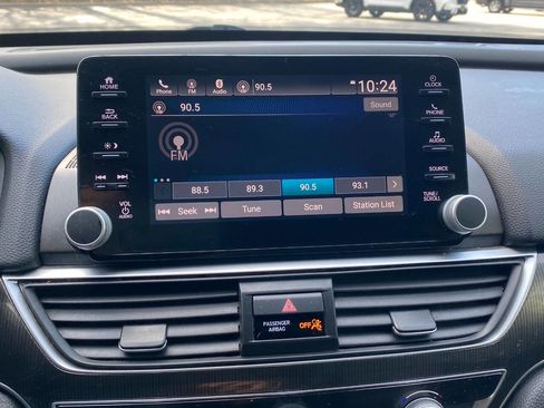 Used 2018 Honda Accord Sport image 24