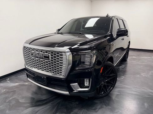 Used 2022 GMC Yukon Denali w/ Denali Premium Package AWD/4WD image 19