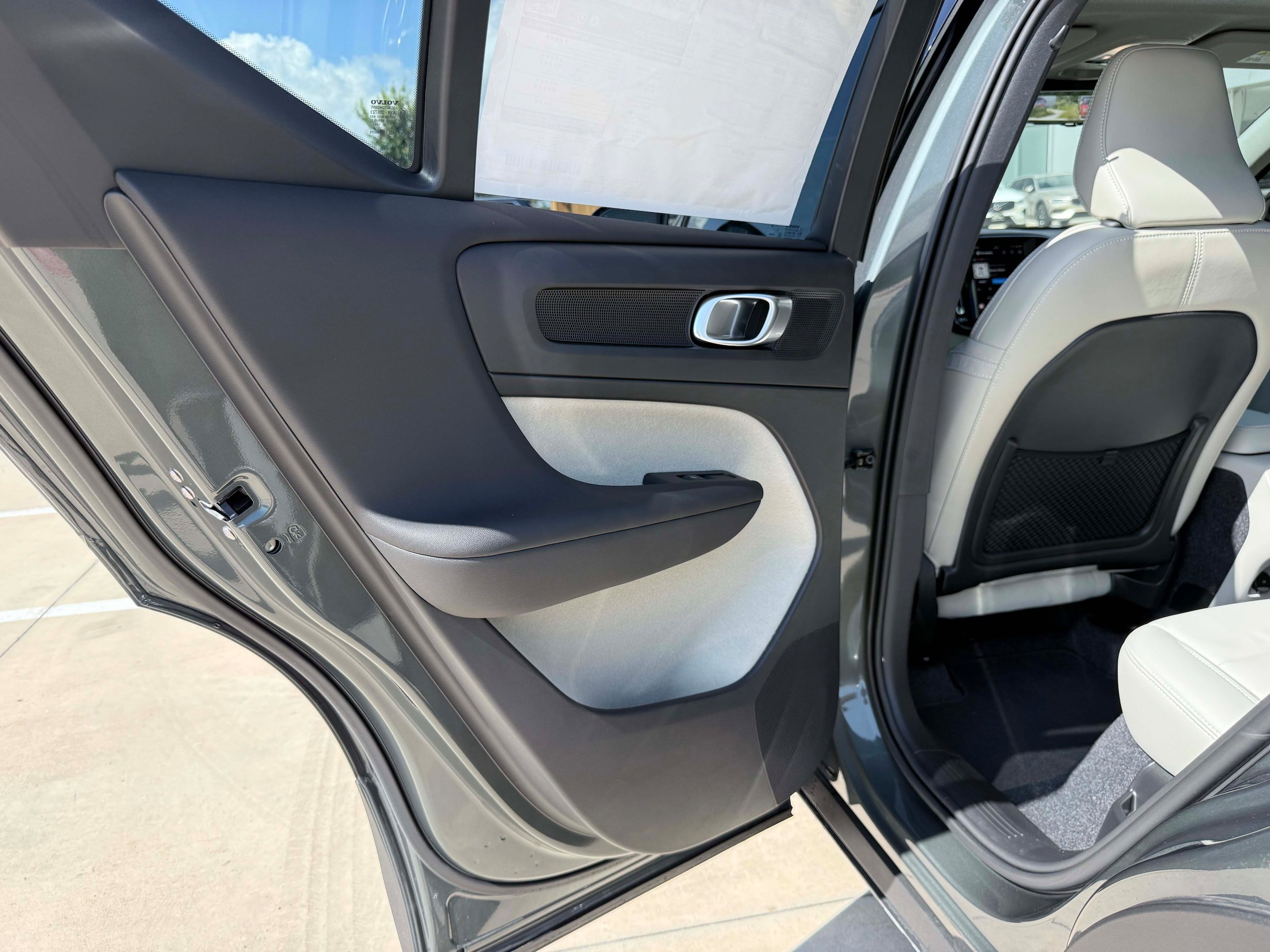 New 2026 Volvo XC40 B4 Plus w/ Protection Package Premier FWD image 14