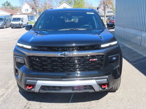 Used 2025 Chevrolet Traverse Z71 w/ Enhanced Driving Package AWD/4WD image 11