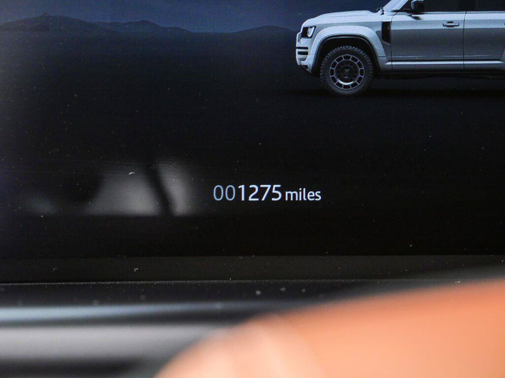 Used 2026 Land Rover Defender 110 OCTA AWD/4WD image 12
