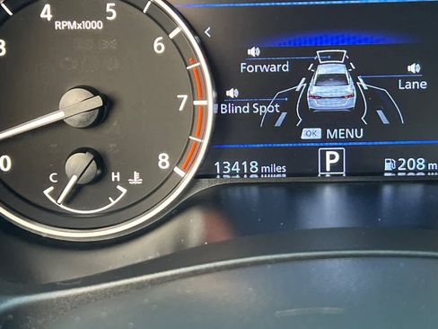 Used 2025 Nissan Altima 2.5 SV image 21