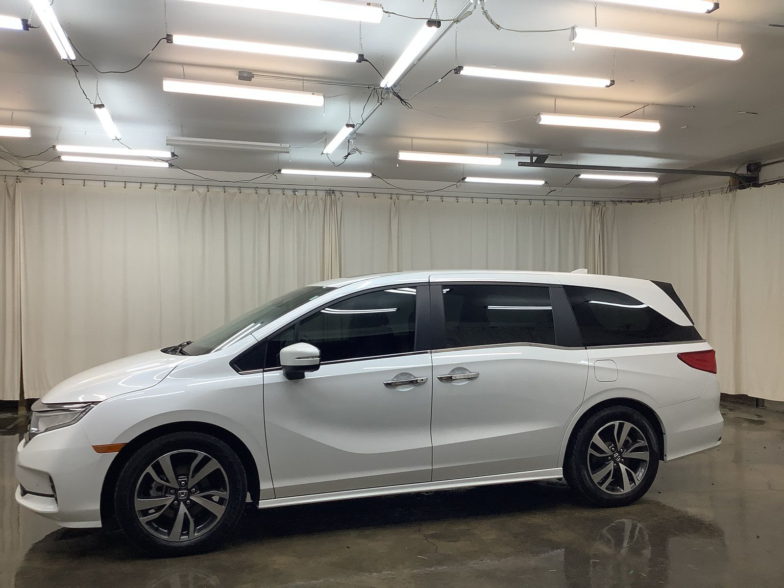 Used 2024 Honda Odyssey Touring image 9