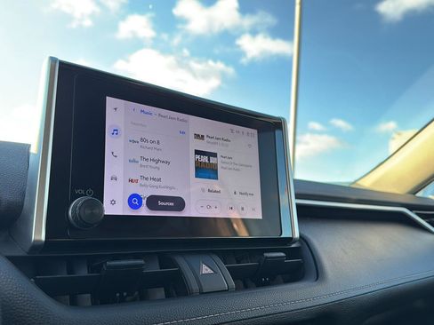 Certified 2023 Toyota RAV4 LE image 21