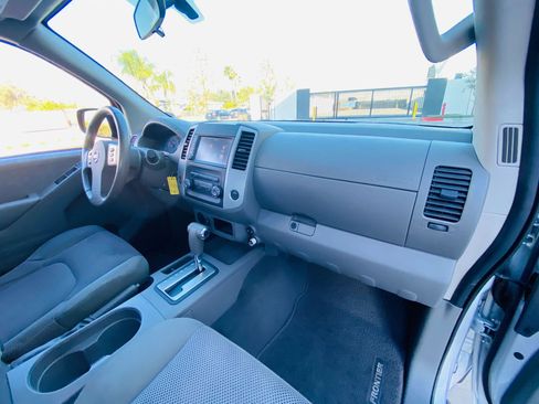 Used 2019 Nissan Frontier SV image 23
