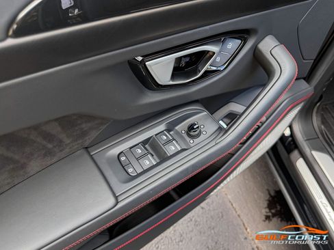 Used 2024 Lamborghini Urus S image 27