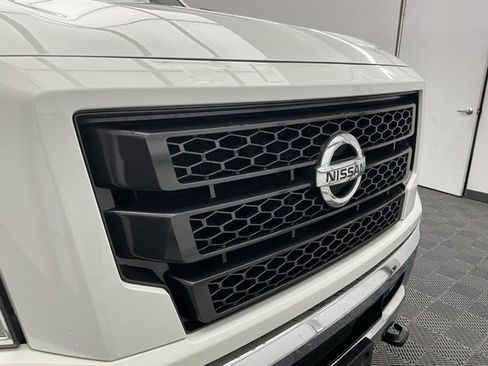 Used 2021 Nissan Titan SV w/ SV Convenience Package image 23