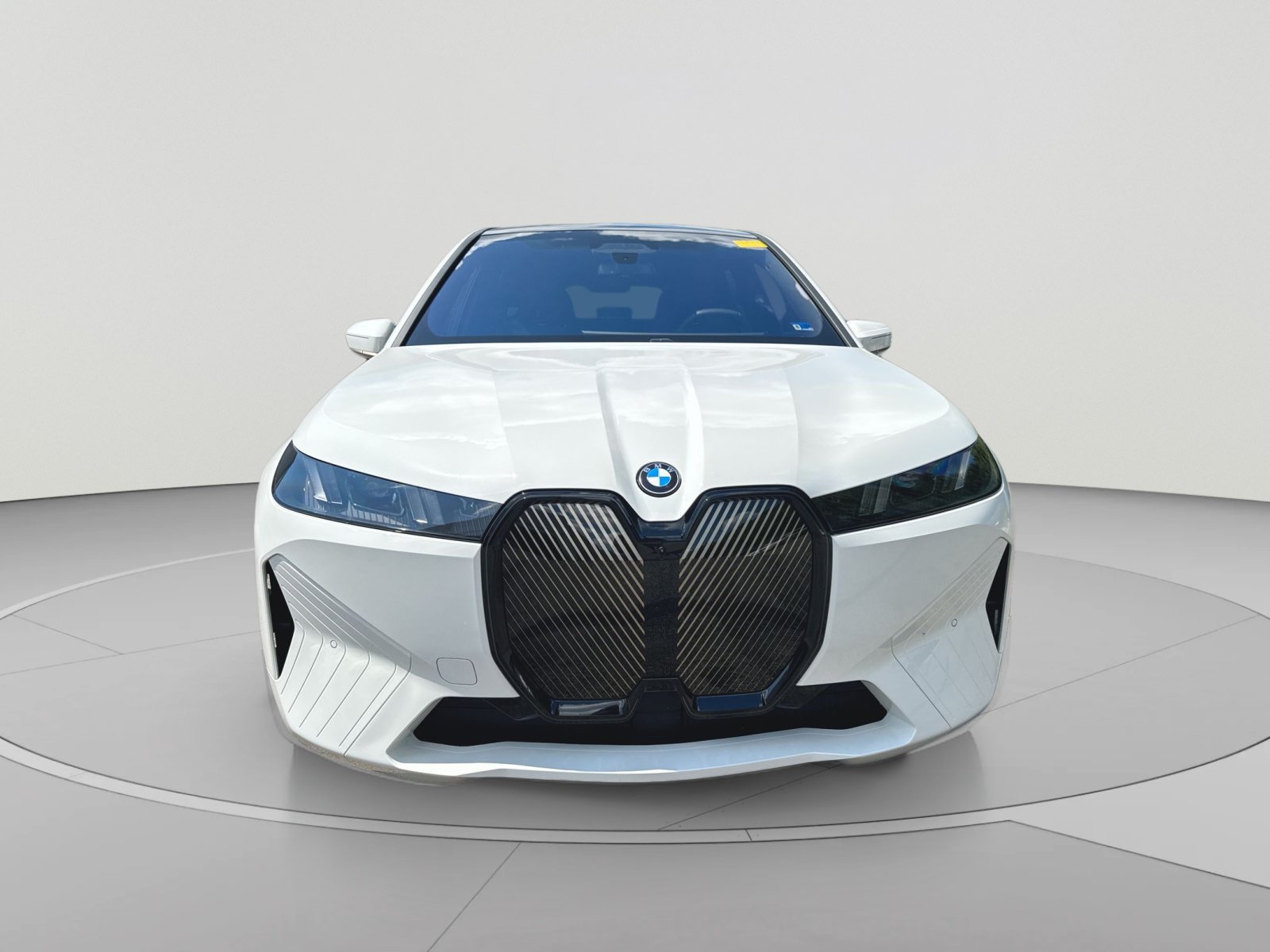 Used 2026 BMW iX xDrive60 AWD/4WD image 4