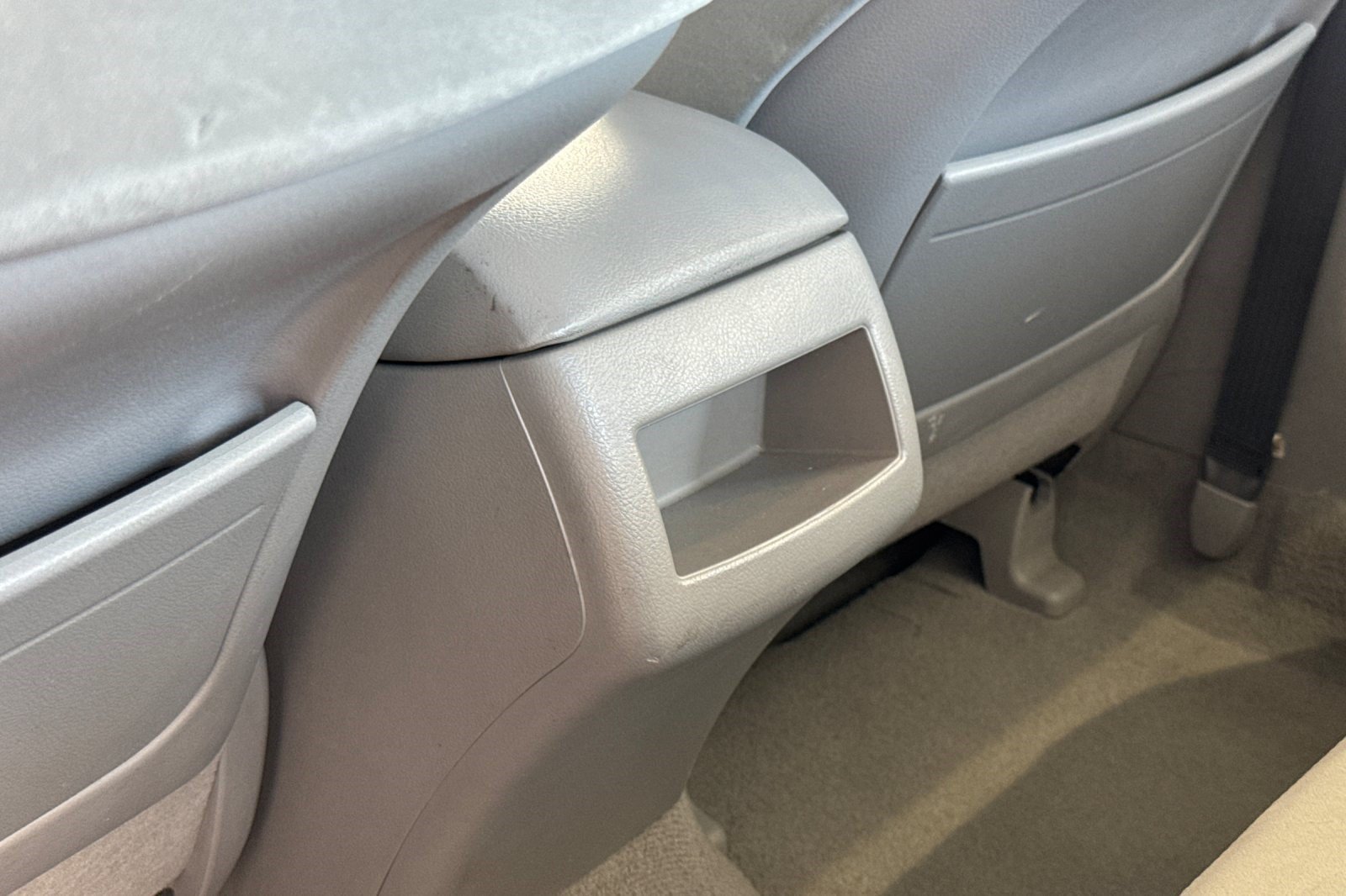 Used 2010 Toyota Camry LE FWD image 16