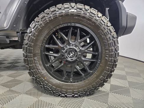 Used 2020 Jeep Gladiator Sport w/ Quick Order Package 24S AWD/4WD image 17