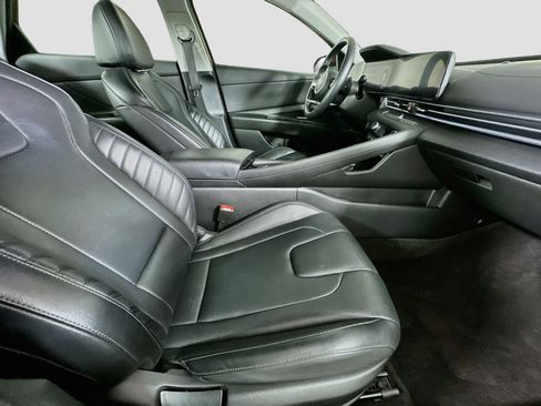 Used 2024 Hyundai Elantra Limited FWD image 31