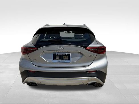 Used 2018 INFINITI QX30 Premium w/ Cargo Package image 6