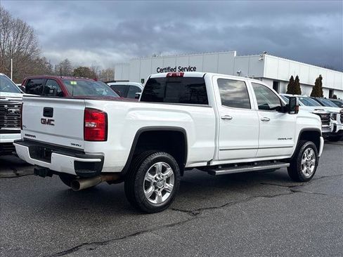 Used 2017 GMC Sierra 2500 Denali w/ Duramax Plus Package image 2