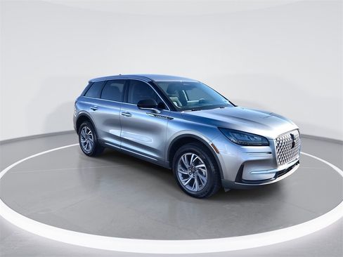 Used 2024 Lincoln Corsair AWD image 2