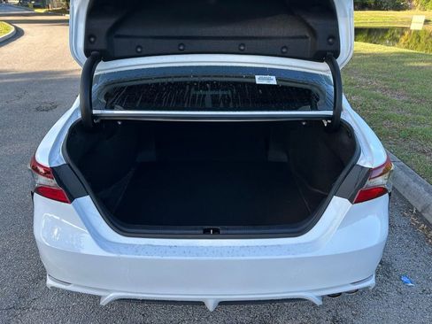 Used 2024 Toyota Camry SE image 10