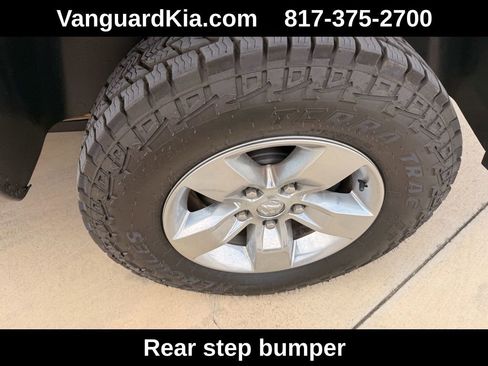 Used 2021 RAM 1500 Classic SLT image 9