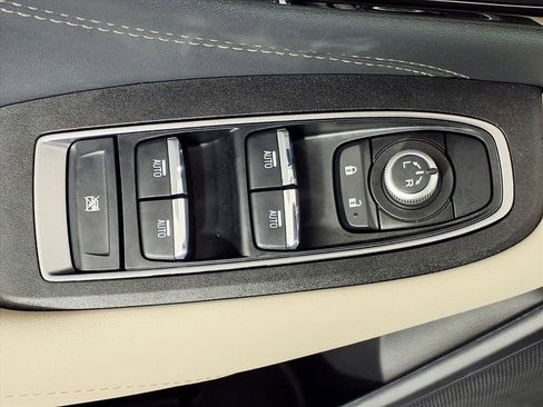 Certified 2025 Subaru Outback Limited image 17