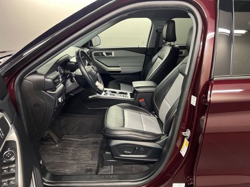 Certified 2023 Ford Explorer XLT w/ Equipment Group 202A AWD/4WD image 23