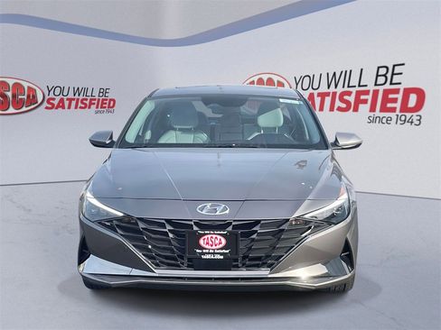 Used 2023 Hyundai Elantra Limited image 2