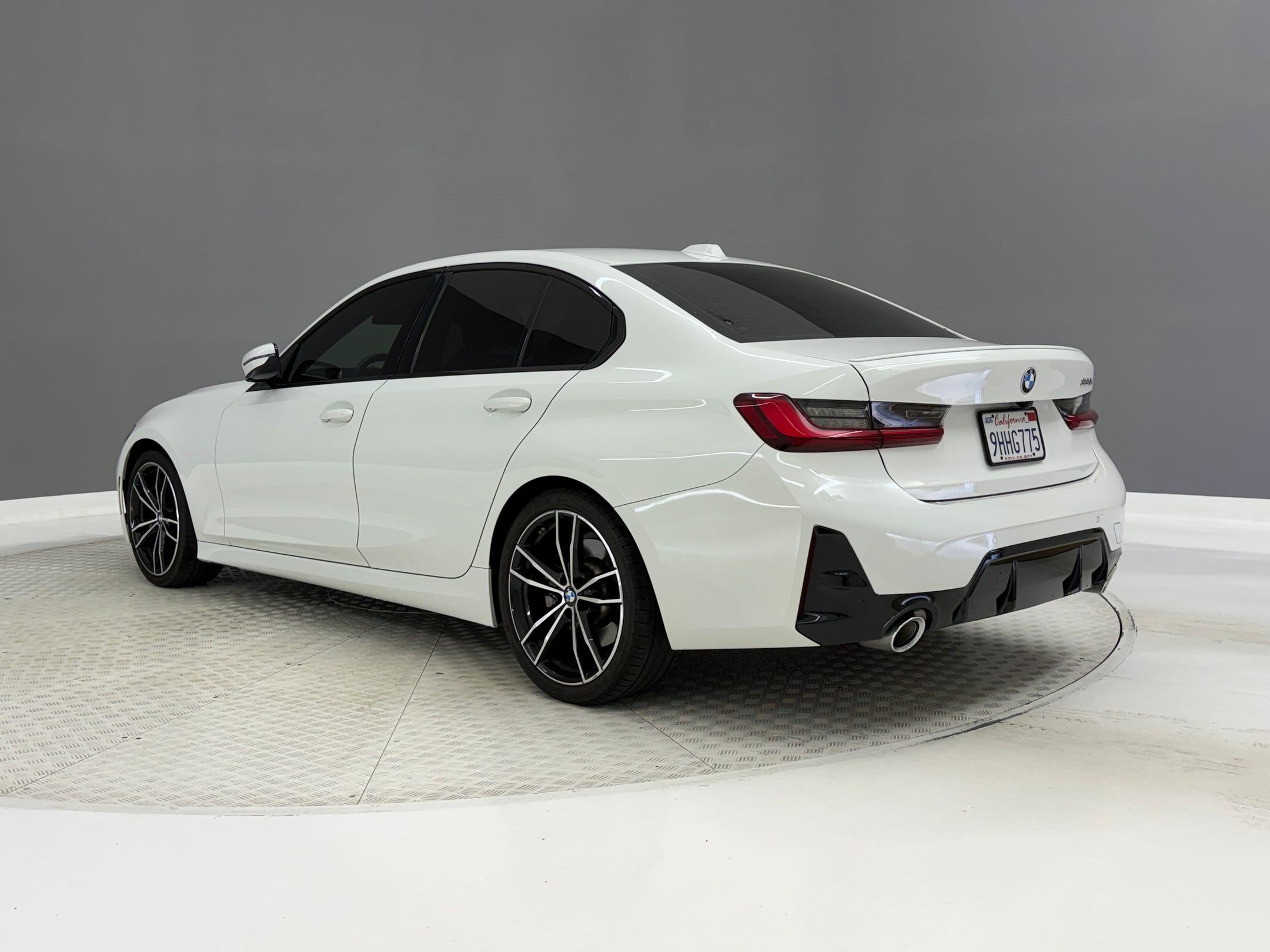 Certified 2023 BMW 330i Sedan w/ M Sport Package RWD image 3