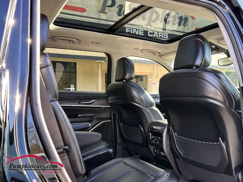 Used 2022 Jeep Grand Cherokee L Limited image 25