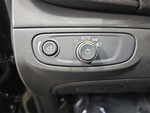 Used 2019 Buick Encore Preferred image 31