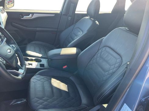 Used 2023 Ford Escape SE w/ PHEV Premium Package image 16