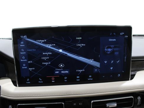 Used 2023 Lincoln Nautilus Reserve w/ Equipment Group 201A image 17