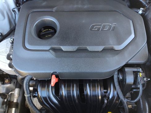 Used 2017 Hyundai Santa Fe Sport image 30