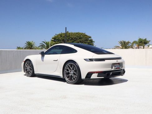 Certified 2024 Porsche 911 Carrera T RWD image 3