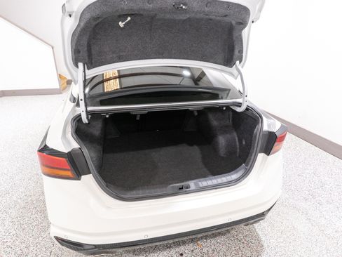 Used 2024 Nissan Altima 2.5 SR FWD image 28