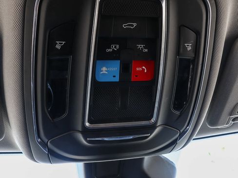 Used 2021 Jeep Grand Cherokee L Limited AWD/4WD image 26