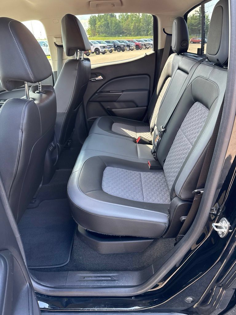 Used 2017 Chevrolet Colorado Z71 AWD/4WD image 7