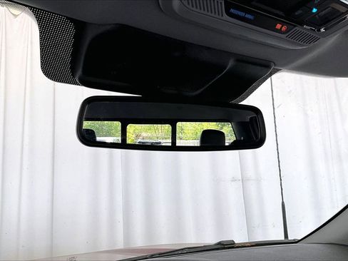 Used 2025 Ford F250 Lariat w/ Black Appearance Package image 17