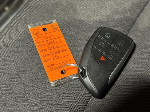 Used 2025 Chevrolet Silverado 1500 LT image 38