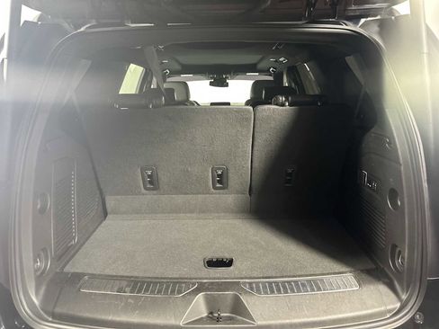 Used 2023 Chevrolet Tahoe Z71 w/ Luxury Package image 20