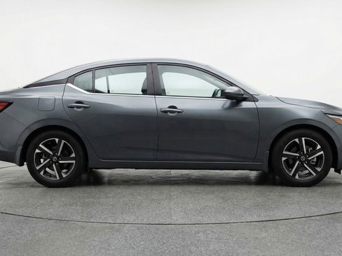 Used 2025 Nissan Sentra SV image 11