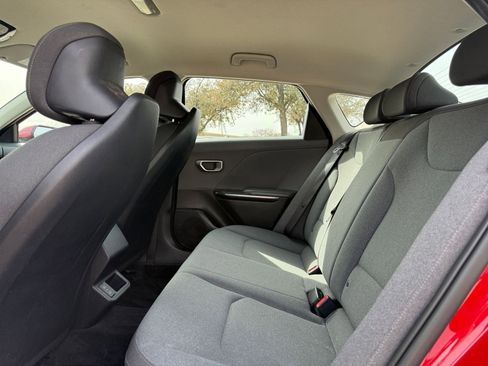 Used 2025 Kia K4 LXS image 28