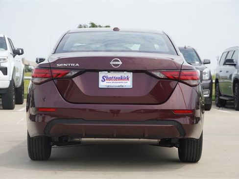 Used 2025 Nissan Sentra SV image 7