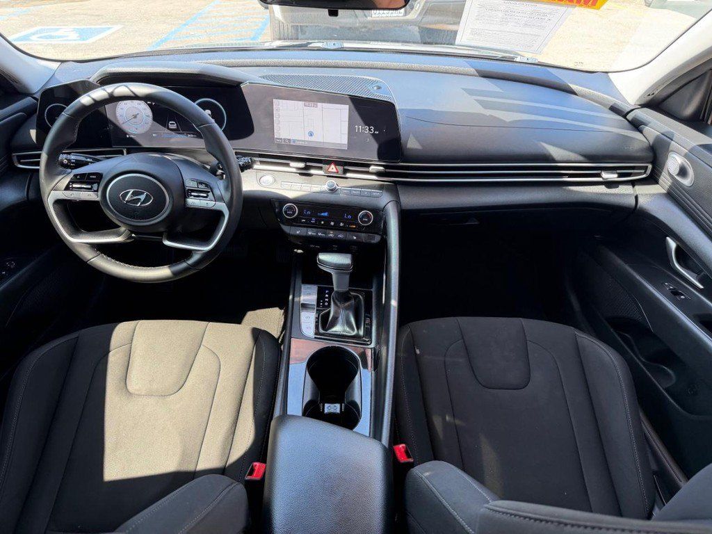Used 2023 Hyundai Elantra SEL w/ Convenience Package FWD image 23