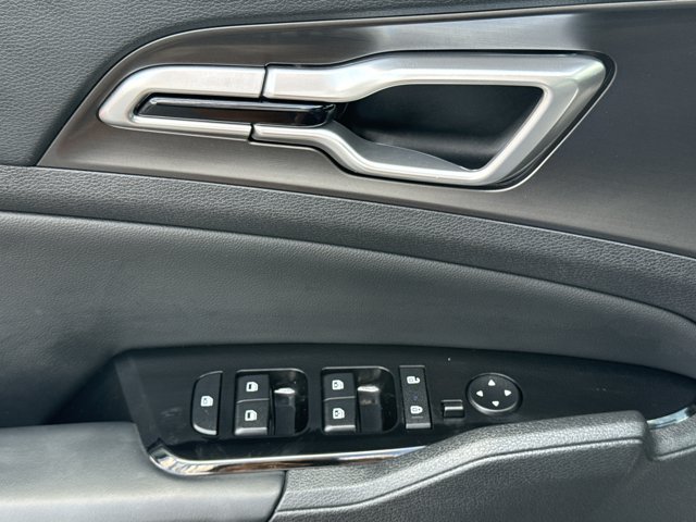 Used 2025 Kia Sportage EX FWD image 15