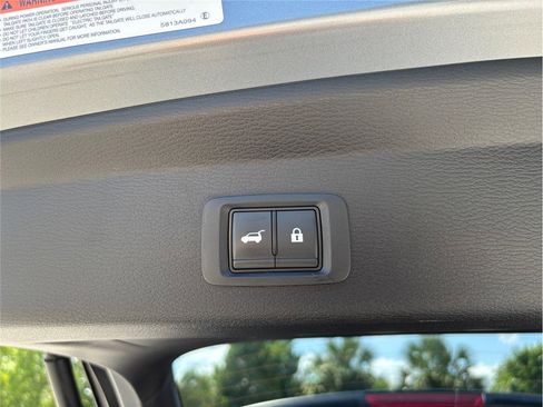 Used 2023 Mitsubishi Outlander SE image 47