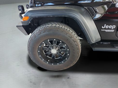Used 2018 Jeep Wrangler Sport AWD/4WD image 30