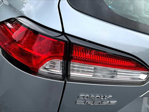 Used 2023 Toyota Corolla Cross L image 27