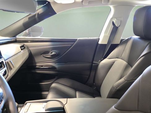 Certified 2022 Lexus ES 350 w/ Premium Package image 12