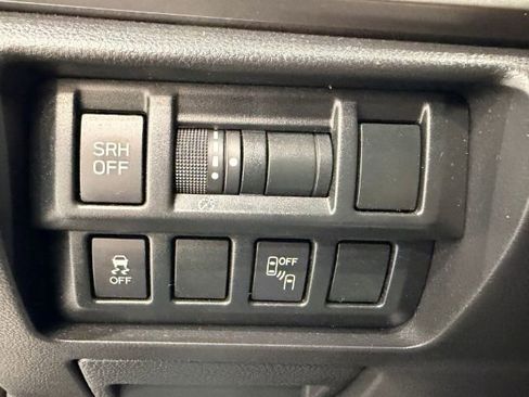 Used 2019 Subaru Crosstrek 2.0i Limited w/ Moonroof Package w/Navigation image 34