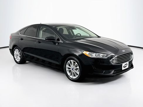 Used 2020 Ford Fusion SE FWD image 2