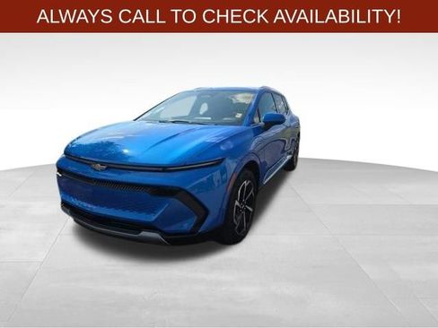 Used 2025 Chevrolet Equinox EV LT w/ Convenience Package FWD image 3