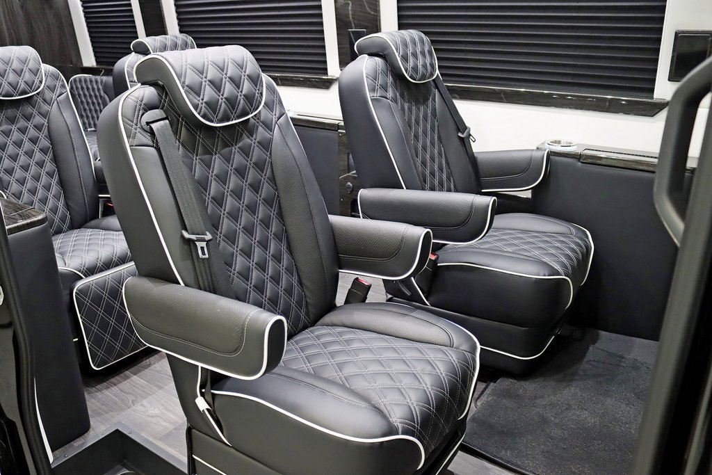 Used 2024 Mercedes-Benz Sprinter 3500 image 29